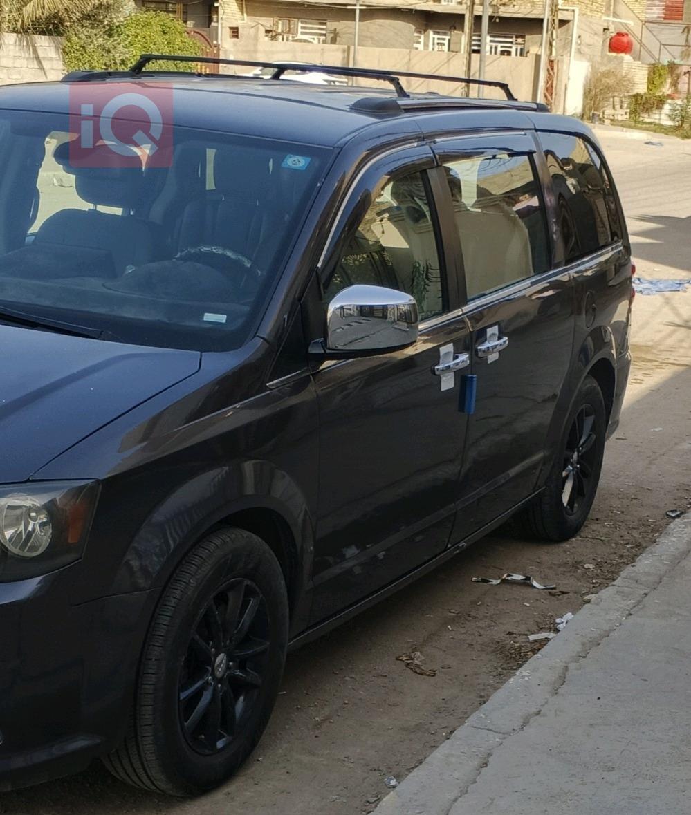 دودج جراند كارافان